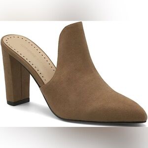New in Box Adrienne Vittadini suede nella biscuit Heeled Mule